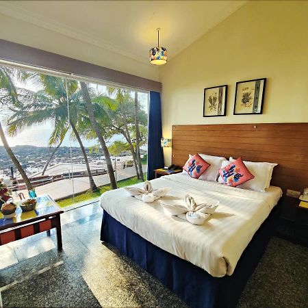 Bambolim Beach Resort Exterior foto